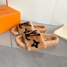 Louis Vuitton Slippers